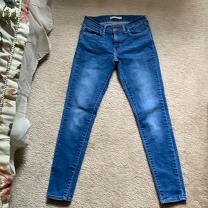 Levi’s 710 super skinny. Midrise 27x30